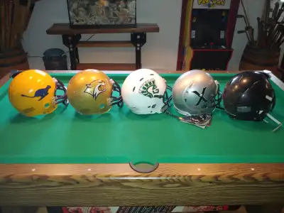 5 casque football helmets usager used, View more