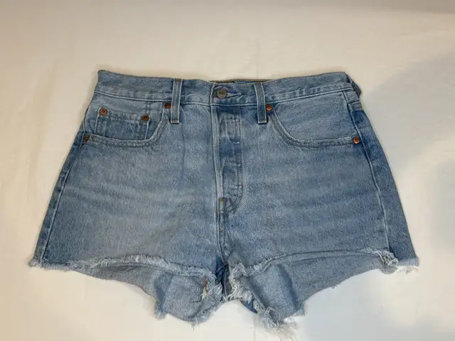 Levi's Denim Shorts - size women’s 28 in Women's - Bottoms in Hamilton - Image 4