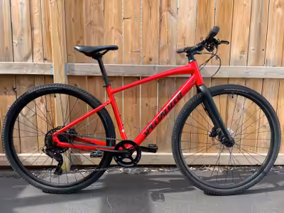 Specialized Sirrus X 2.0 Size Small Very lightly used and in excellent condition, Tuned up and ready...