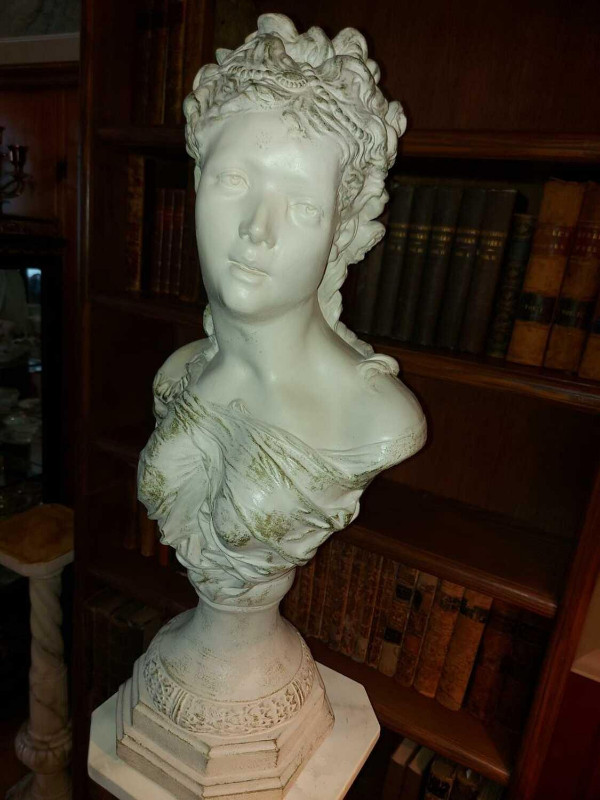 Gorgeous large vintage gypsum plaster Woman sculpture, most prob dans Art et objets de collection  à Ouest de l’Île - Image 4