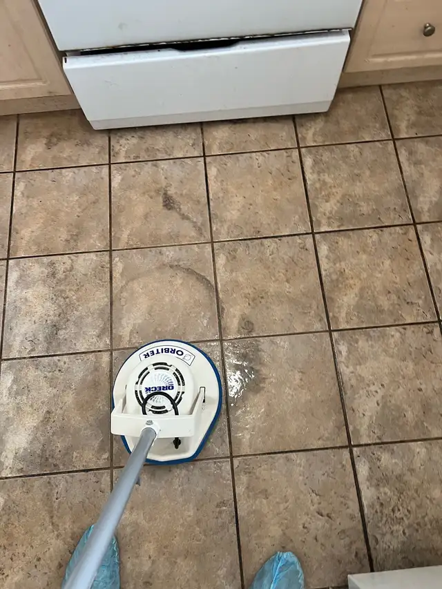 Commercial Restaurants Kitchen Floor Tile and Grout Cleaned $200 in Floors & Walls in Mississauga / Peel Region - Image 8