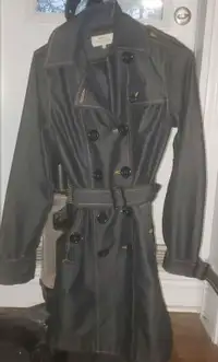 Nass women's trench coat looks like new dont know if it was ever