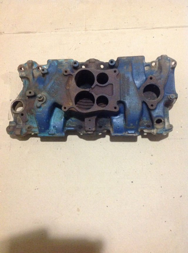GM intake manifold  in Engine & Engine Parts in Swift Current