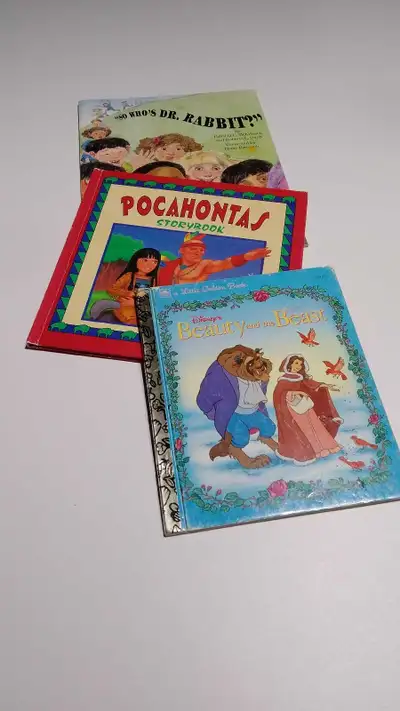 Lot de petits livres en anglais pour enfants, View more