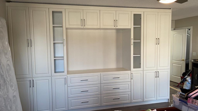 Custom cabinets and TV Cabinets in Carpentry, Crown Moulding & Trimwork in Mississauga / Peel Region