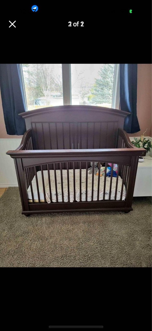 Baby crib  in Cribs in Lethbridge