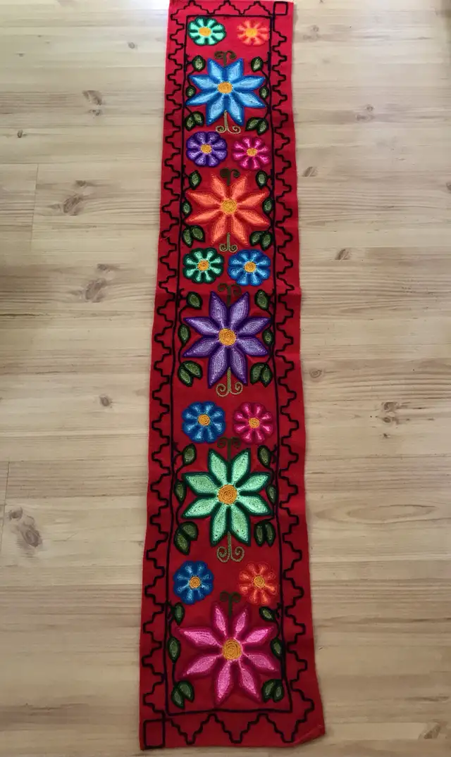 Handcrafted Colourful Mexican Floral Chiapas Table Runner in Rugs, Carpets & Runners in Ottawa - Image 2