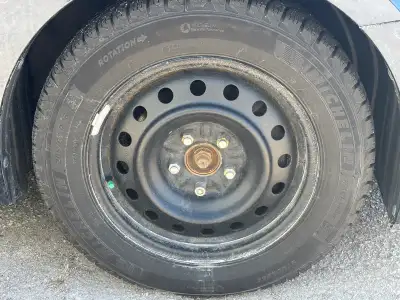Set of four (4) Michelin X-Ice Snow Winter Tires 205/60R16 on rims. Bought brand new in December 202...