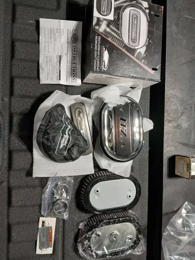 I'm selling a Screaming Eagle Ventilator Air Cleaner Kit, part number 29400299, designed for Milwauk...