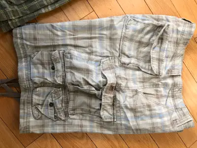 Mens Cargo type Shorts - Plaid, size 32, View more