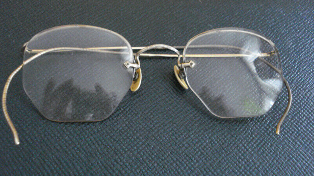 antique gold framed eyeglasses in Arts & Collectibles in Charlottetown