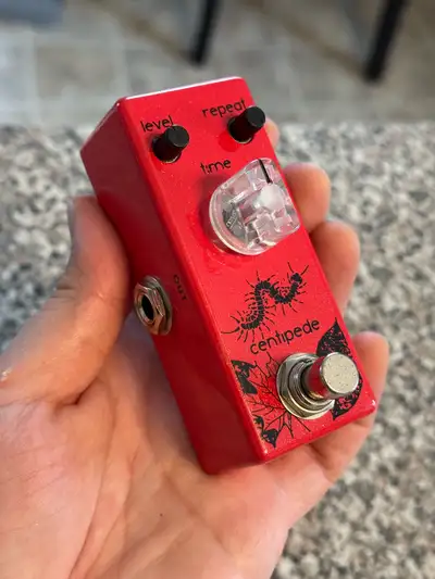 Centipede Delay Guitar Pedal, View more
