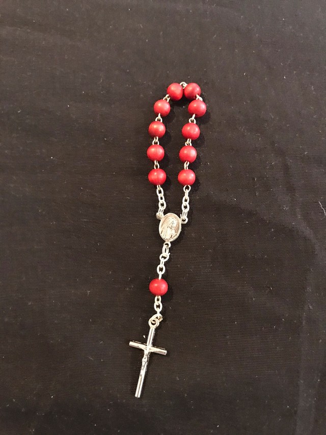 Miniature hanging rosary / chapelet miniature dans Art et objets de collection  à Ville de Montréal