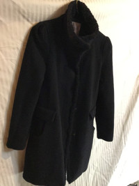 Ladies Fall/Early Winter/Spring Coat - Black