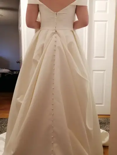 Milica has been a reliable and detail-oriented local seamstress (Niagara Falls) for the last 20+ yea...