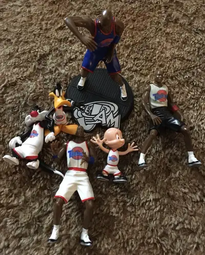 6 original Space Jam figures - Michael Jordan, Looney Tunes, View more