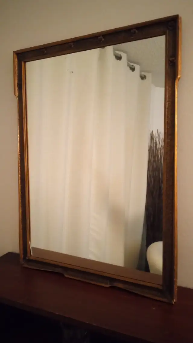 Pair of mirrors in vintage frames in Home Décor & Accents in Ottawa - Image 7