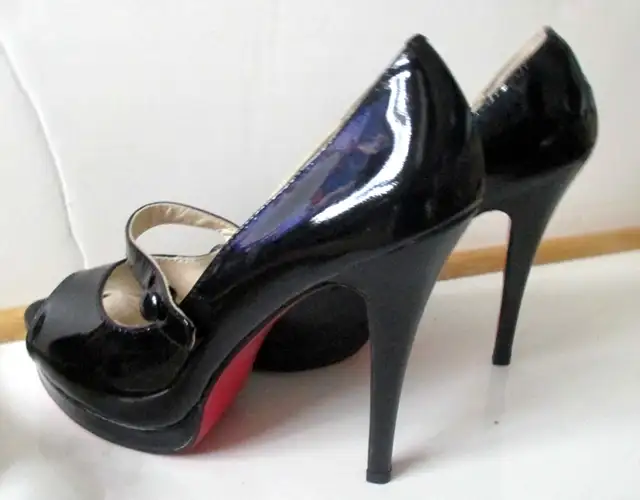 Woman’s New Black High Heel Christian Louboutin Shoes Size 39T in Women's - Shoes in City of Toronto - Image 3