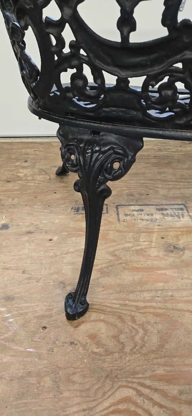 Antique Victorian Cast Iron Patio Set in Patio & Garden Furniture in Trenton - Image 7
