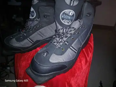 Whitewoods 301 75mm 3-pin cross-country ski boots, View more