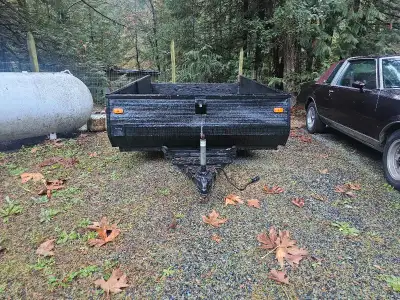 Utility Trailer 6x10 great condition, little wear on tires, with spare, lights and wiring work, fres...