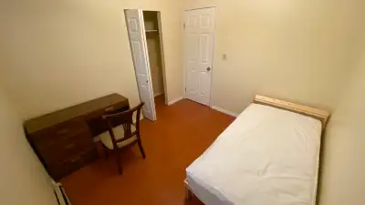 1 private furnished room available in a shared female-only suite available now! Flexible move-in dat...