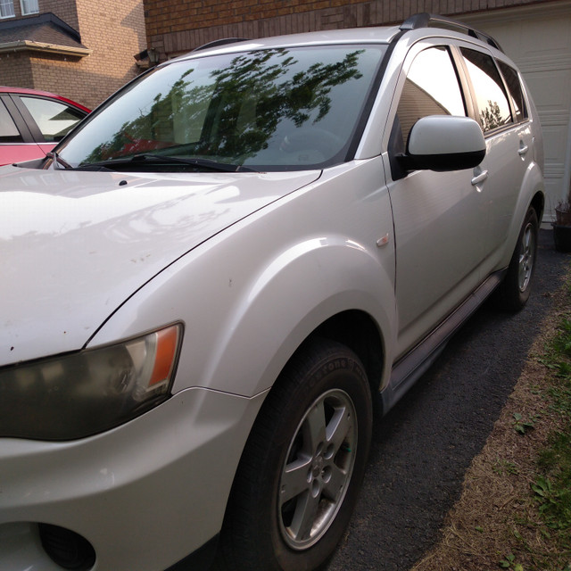 Mitsubishi Outlander 2011 AWD in Cars & Trucks in Ottawa