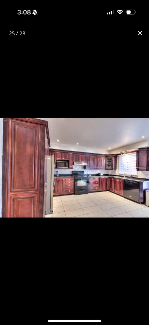 Fully furnished,Beautiful house or unfurnished. In a prestigious ,calm and top security area Heart o...