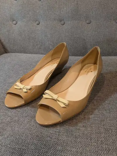 Kate Spade wedge peep toe shoes size 10 color beige , View more