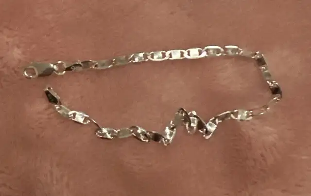 Sterling Valentino Link Bracelet in Jewellery & Watches in Ottawa - Image 3