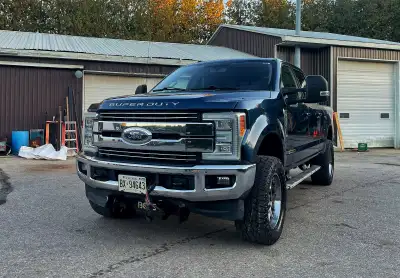Excellent Condition, Well Maintained Ford F350 Super Duty Lariat 4X4 For Sale - Comes With Plow - Ha...