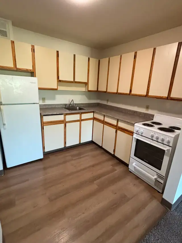 MAPLES – 2 bedroom – October 1