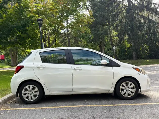 2015 Yaris LE557469074278983684