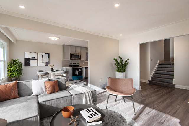 Bright 3 Bedroom Main Floor Apartment For Rent in Long Term Rentals in Hamilton - Image 2