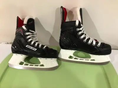 Bauer Vapor X30 Size 3R Skates, View more