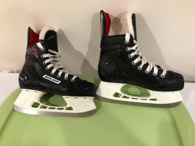 Bauer Vapor X30 Size 3R Skates in Hockey in Ottawa
