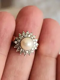 14k gold and diamond ring with natural pearl 