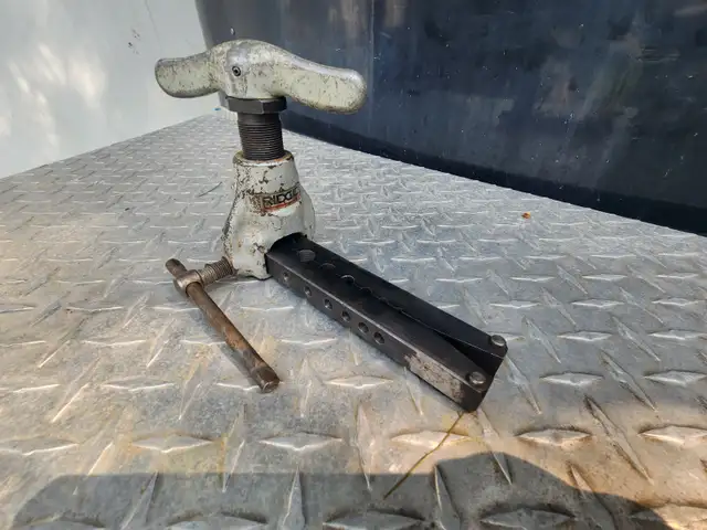 Ridgid Plumber Automotive Mechanic Flairing Tool in Hand Tools in Windsor Region - Image 6