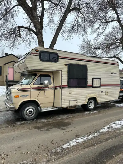1988 Chevy G30 Vanguard Motorhome Original Chevy 350 5.7 engine converted to run on propane - comes...