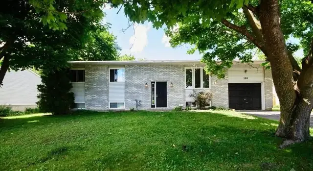 ALL INCLUSIVE 3-Bedroom Upper Unit in Duplex for Rent April 1