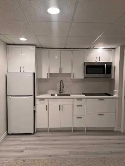 Rent: 1,800/month + 40% Utilities Basement for rent 1 Bed 1 Bath ⁃ Modern condo style kitchen ⁃ Spac...
