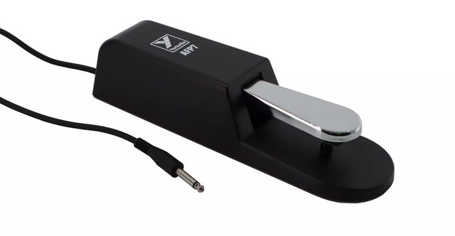 Yamaha Keyboard, Sustain Foot Pedal, Bench in Pianos & Keyboards in City of Toronto - Image 9