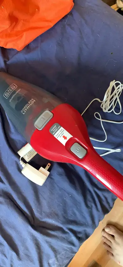 Handheld black and decker vacuum