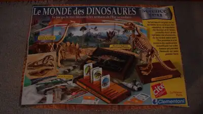 Purchased at the Drumheller Dinosaur Museum for $85.00. A project that allows you to reconstruct din...