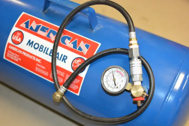 Like New 11 Gallon Portable Air Pig, 30’ Air Hose, & T Fitting in Other in Barrie - Image 3