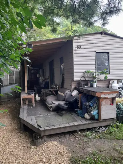 SIX Month house-sitter required / sub-lease of a TINY HOME, situated on a farm just 5 minutes outsid...