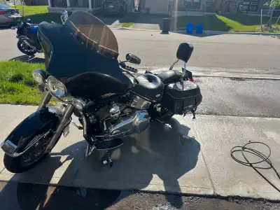 Soft tail heritage Dyno Tuned New Tires & Brakes 39,000KM Clean title one owner Will need a new batt...