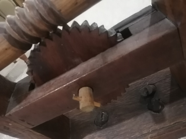 Antique Wool Winder in Arts & Collectibles in Kawartha Lakes - Image 3