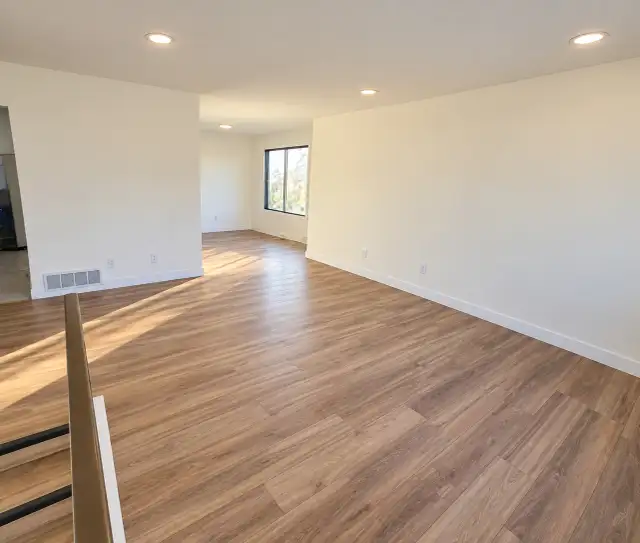 3 Bedroom / 1 Bath Upper Floor Upper Sahali
