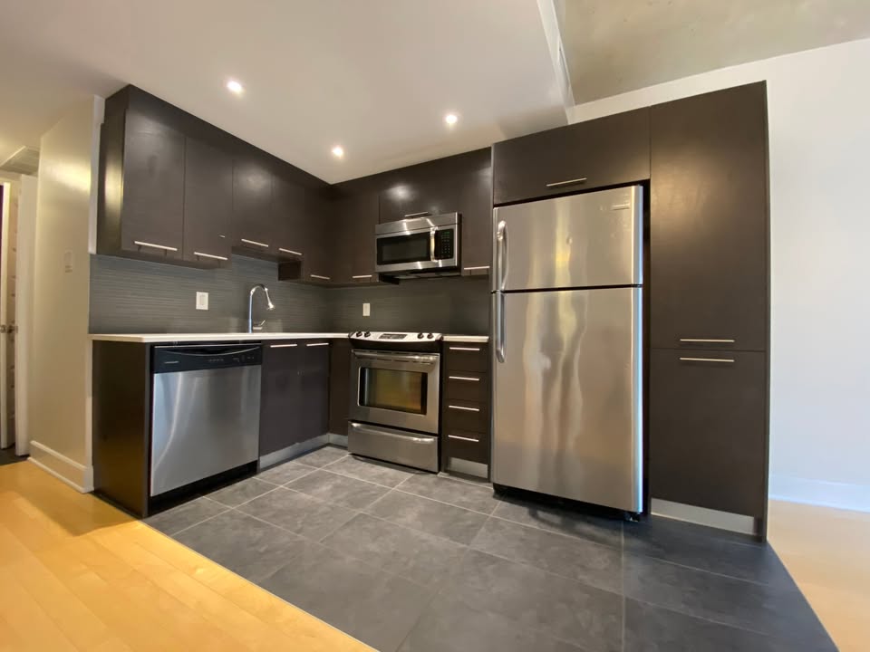 3 Bedroom Apartments For Rent in Griffintown — photo 2